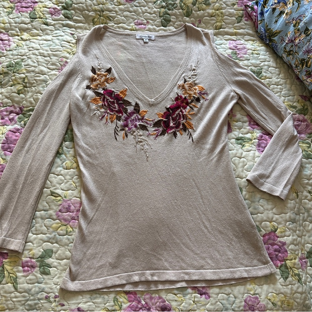Johnny Was Cream Silk Cashmere Embellished Fitted top